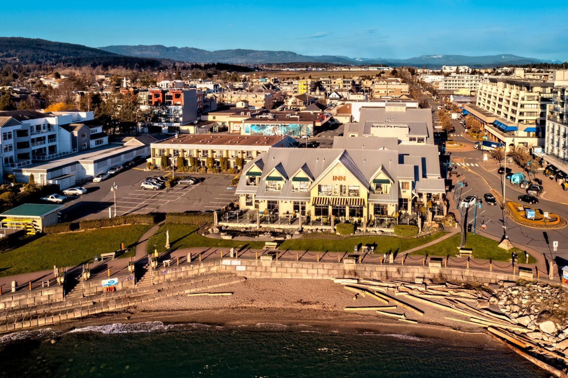 Waterfront & Hotel