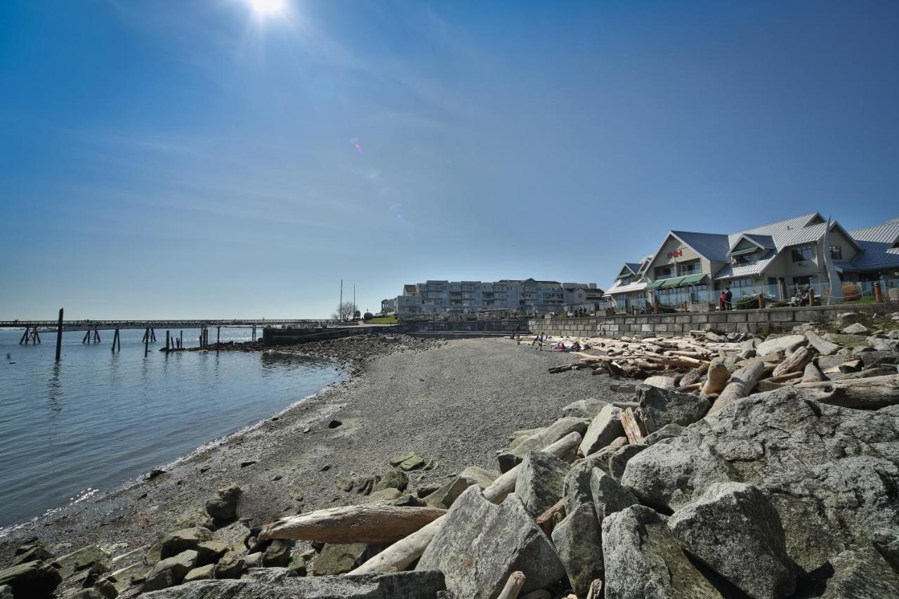 Waterfront & Hotel 3*